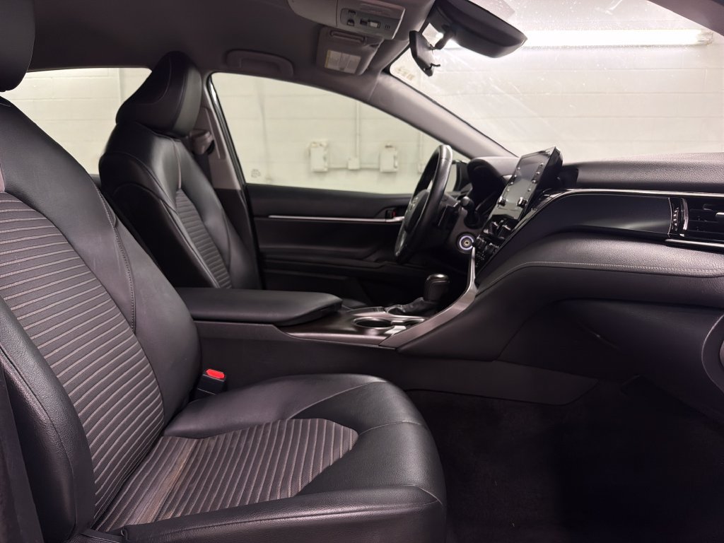 Used 2022 Toyota Camry SE FWD image 28