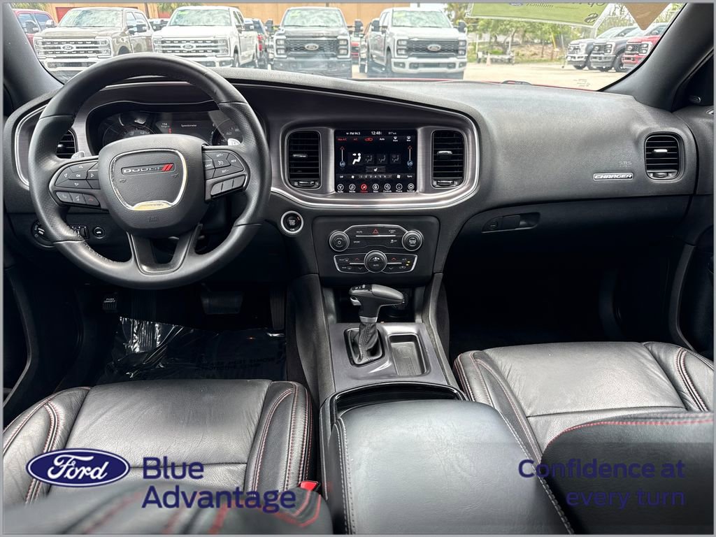 Used 2017 Dodge Charger R/T w/ Blacktop Package RWD image 4