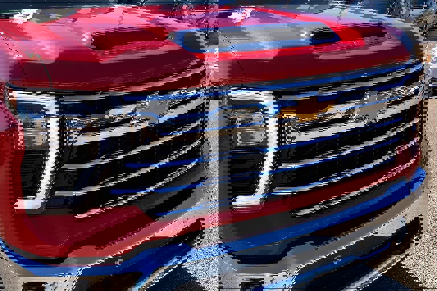 Used 2024 Chevrolet Silverado 2500 LTZ w/ LTZ Convenience Package image 29