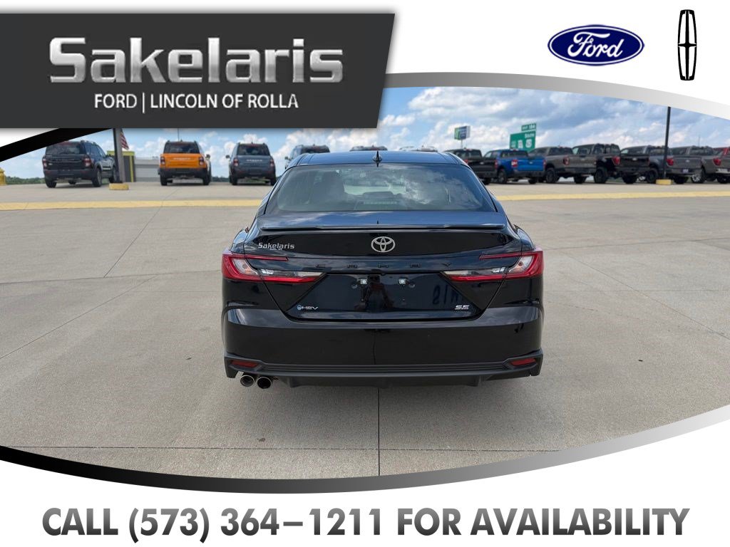 Used 2025 Toyota Camry SE FWD image 6