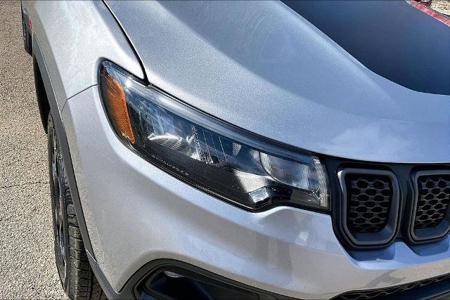 Used 2023 Jeep Compass Trailhawk AWD/4WD image 28