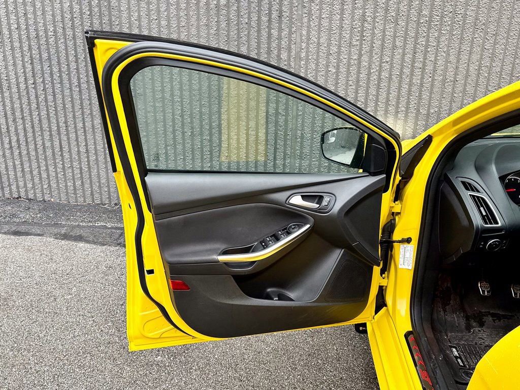 Certified 2018 Ford Focus ST image 13