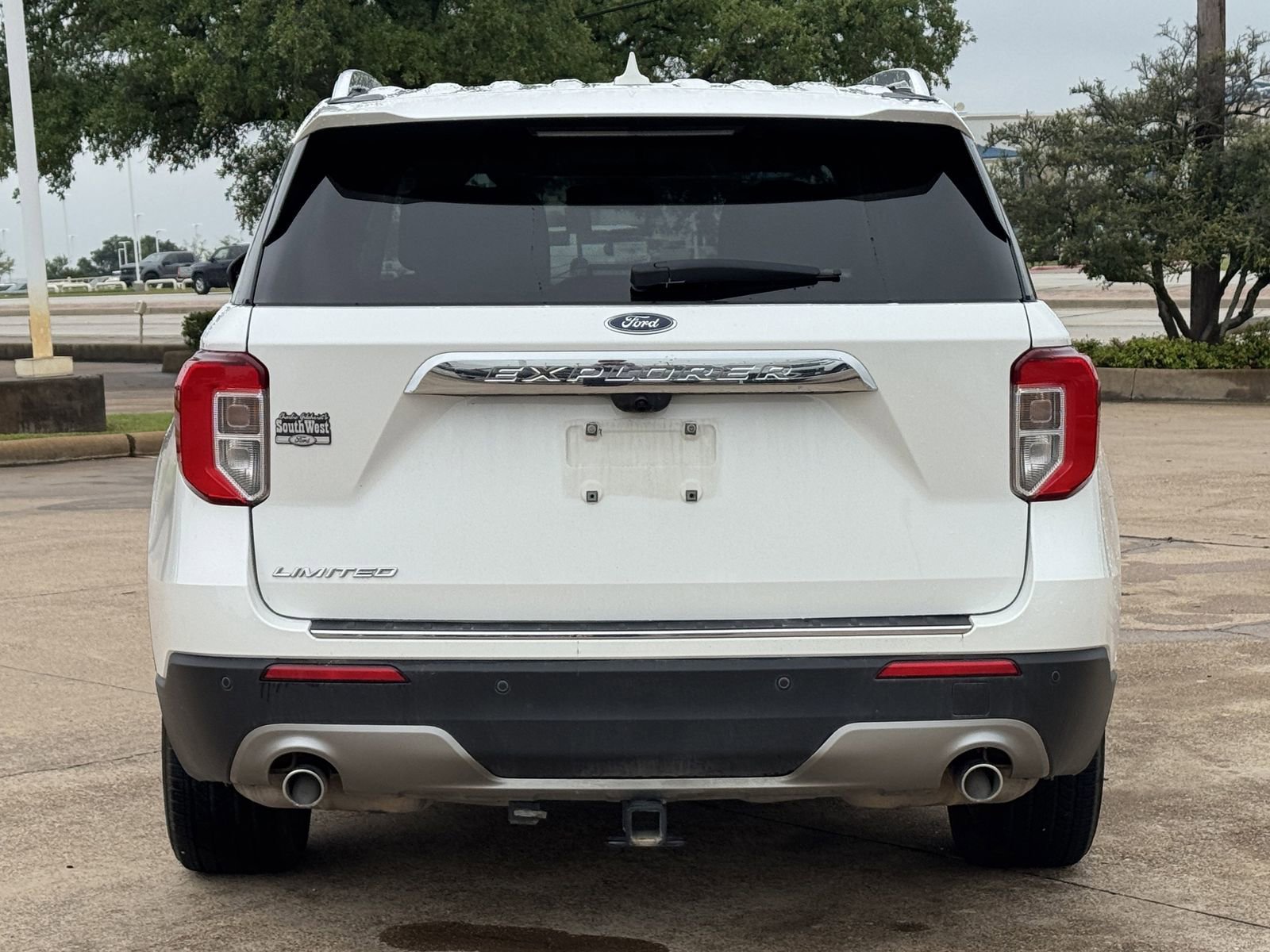 Certified 2022 Ford Explorer Limited w/ Limited Technology Package RWD image 5