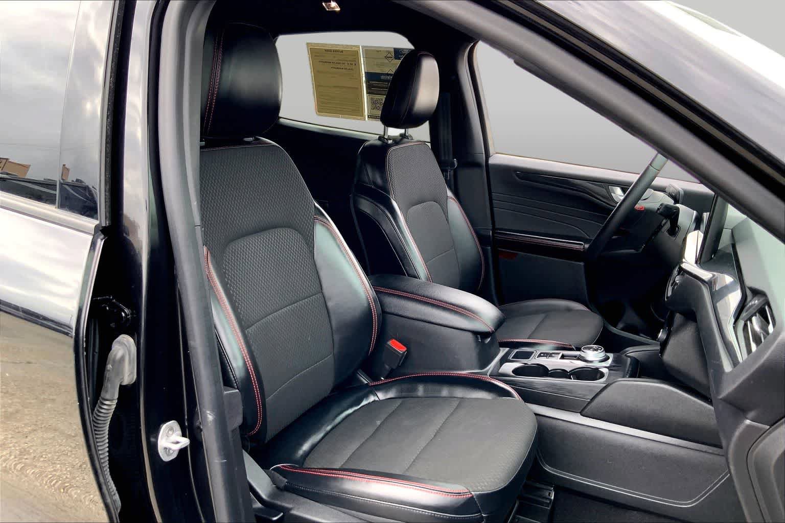 Certified 2023 Ford Escape ST-Line w/ Tech Pack #1 FWD image 9