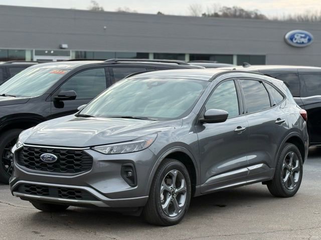 Certified 2024 Ford Escape ST-Line Select w/ Tech Pack #1 image 3