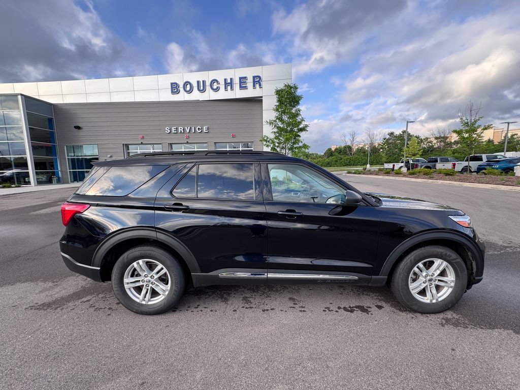 Certified 2021 Ford Explorer XLT w/ Equipment Group 202A AWD/4WD image 7