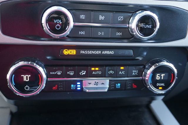 Certified 2022 Ford F250 Lariat w/ Black Appearance Package image 22