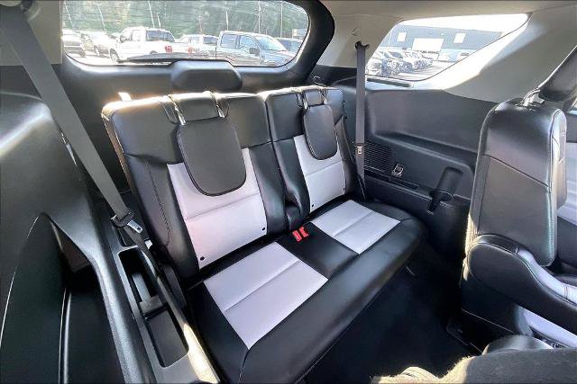 Certified 2022 Ford Explorer XLT w/ Equipment Group 202A RWD image 27