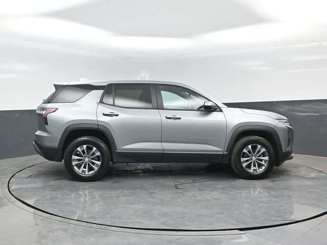 Used 2025 Chevrolet Equinox LT AWD/4WD image 3