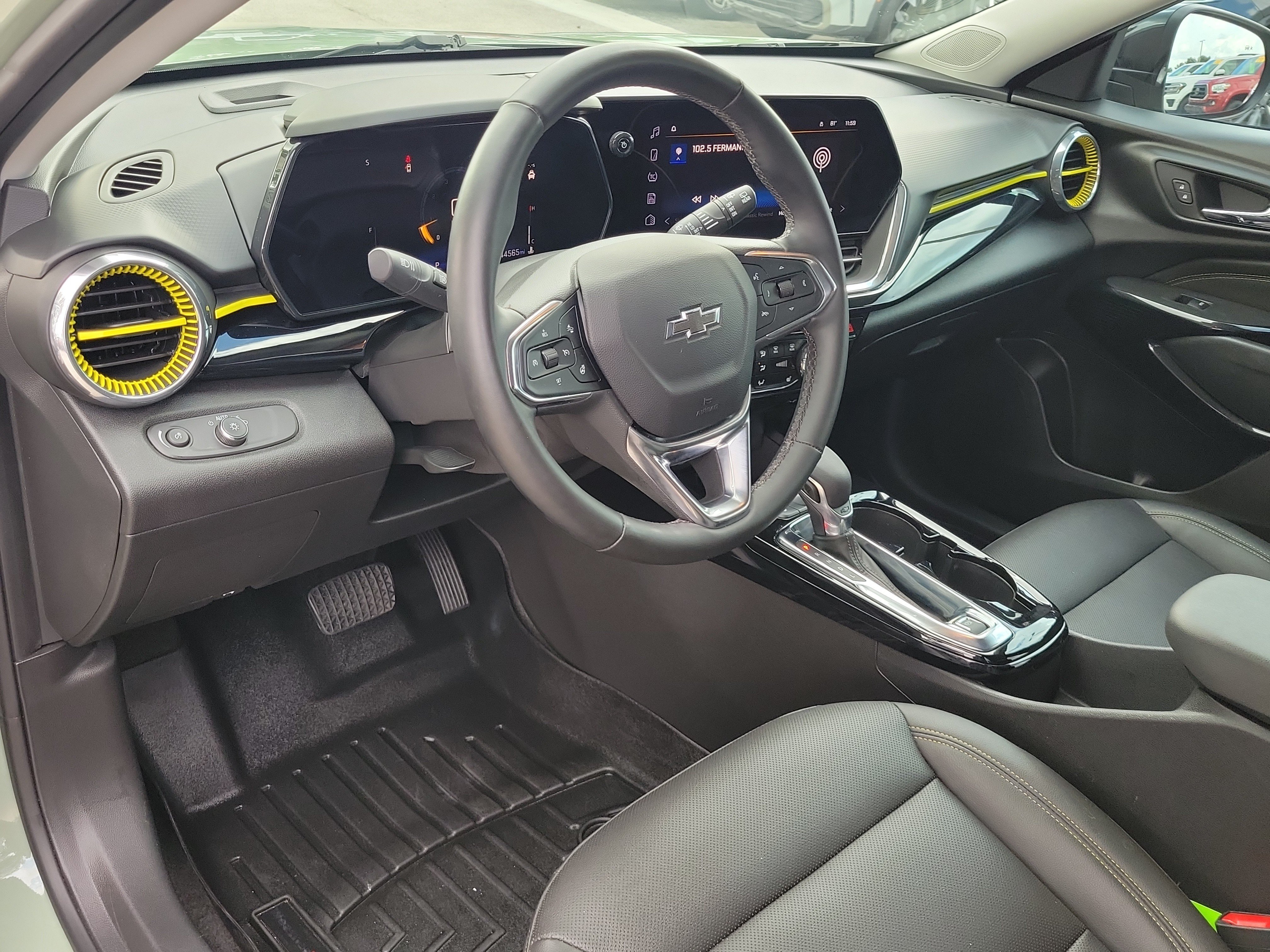 Used 2024 Chevrolet Trax ACTIV w/ Sunroof Package FWD image 21