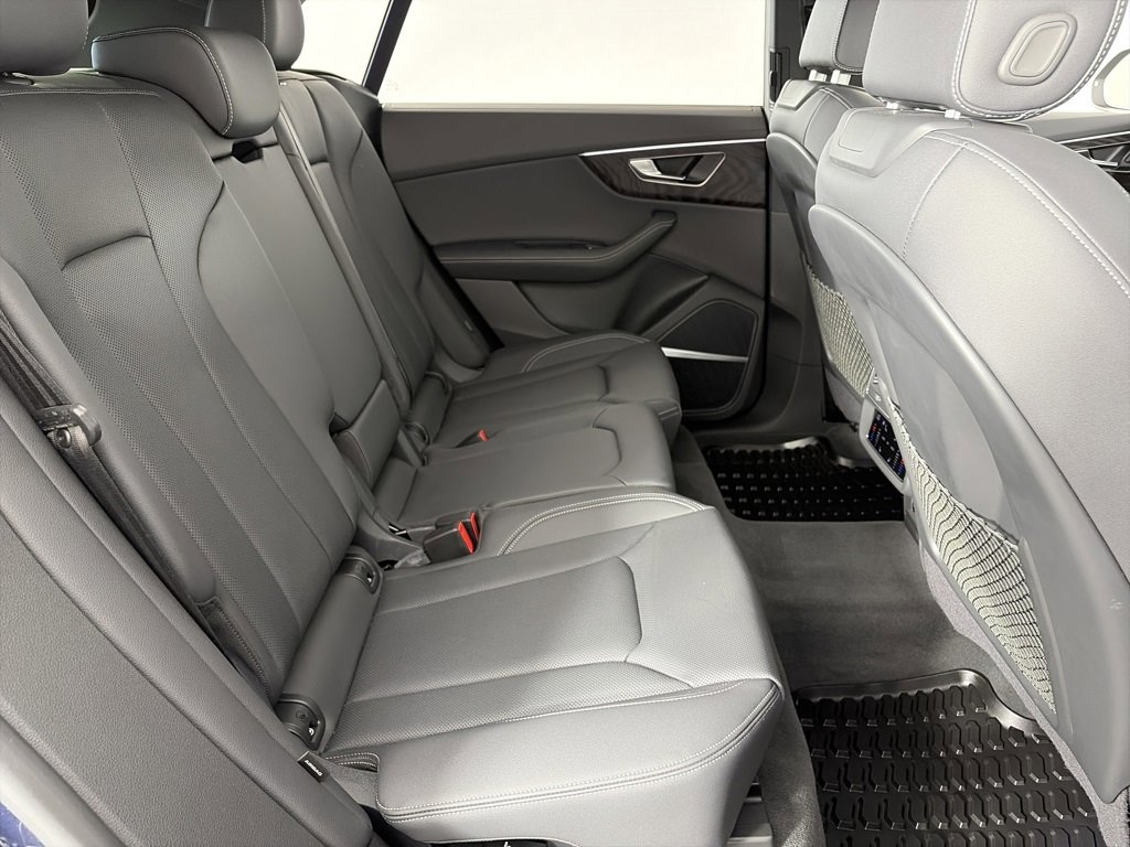 Used 2023 Audi Q8 Prestige image 28