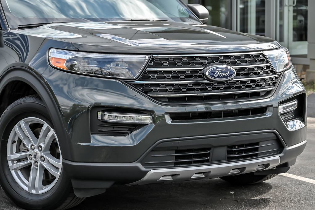 Certified 2023 Ford Explorer XLT w/ Equipment Group 202A AWD/4WD image 10