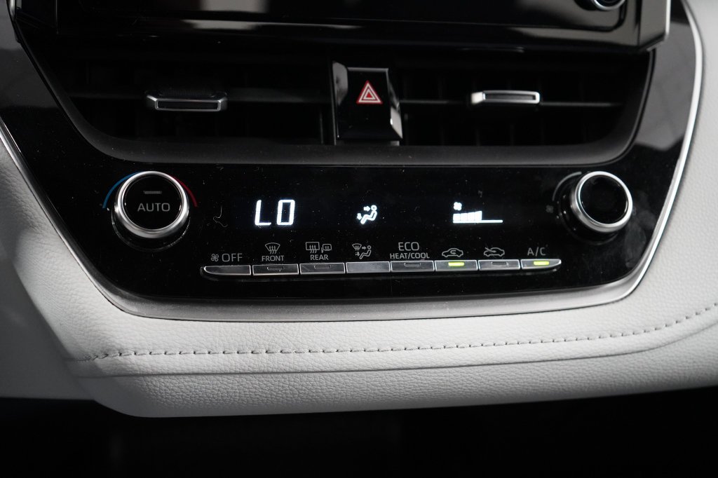 Used 2020 Toyota Corolla SE FWD image 24