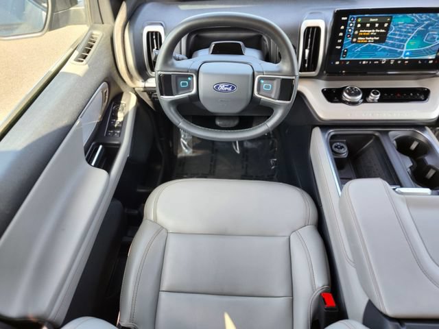 Certified 2025 Ford Expedition Active AWD/4WD image 13