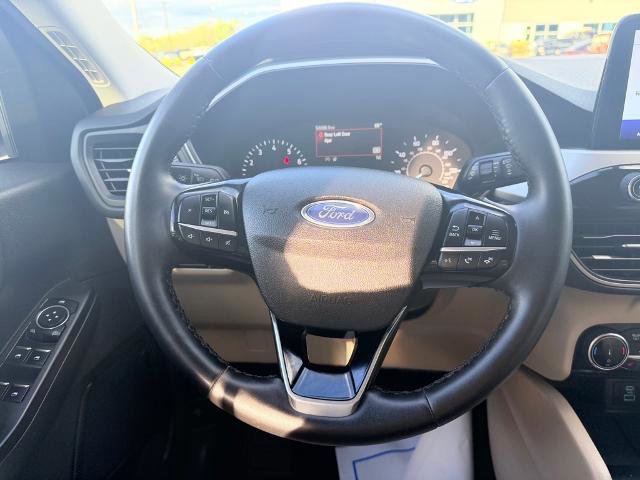 Certified 2022 Ford Escape SE w/ SE Sport Appearance Package image 24