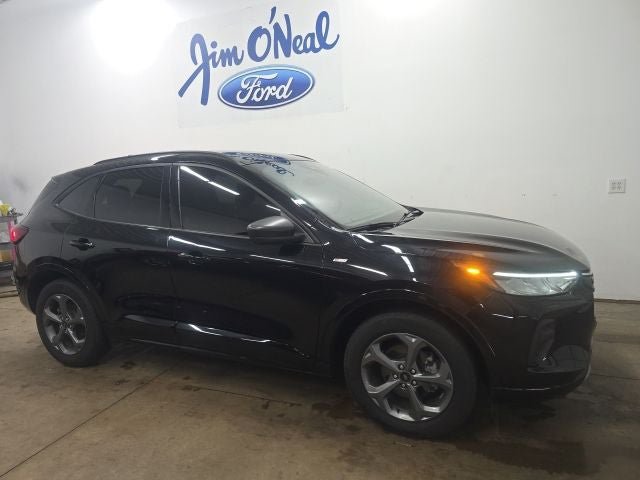 Certified 2024 Ford Escape ST-Line w/ Tech Pack #1 AWD/4WD image 1