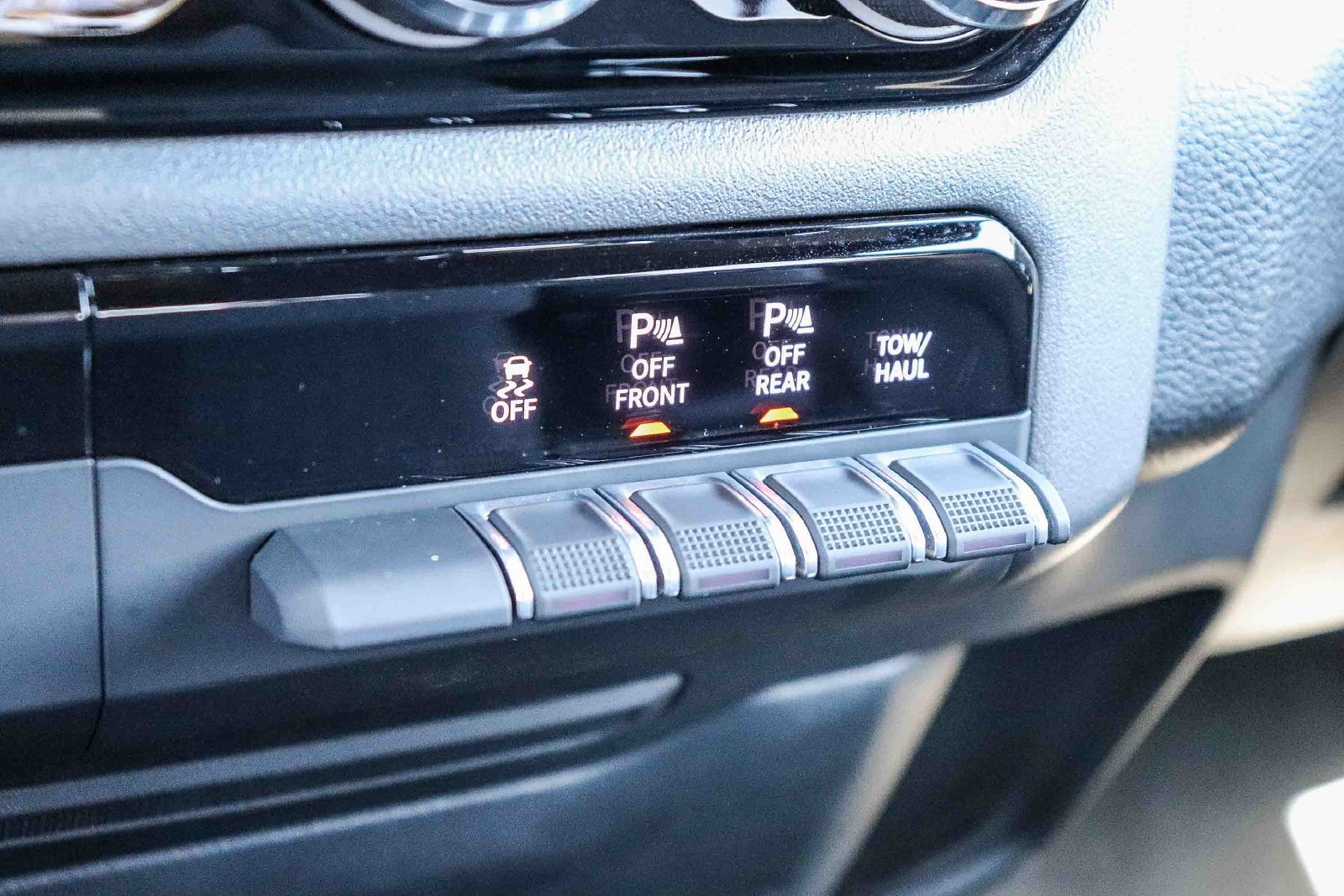 Used 2025 RAM 1500 Big Horn AWD/4WD image 25