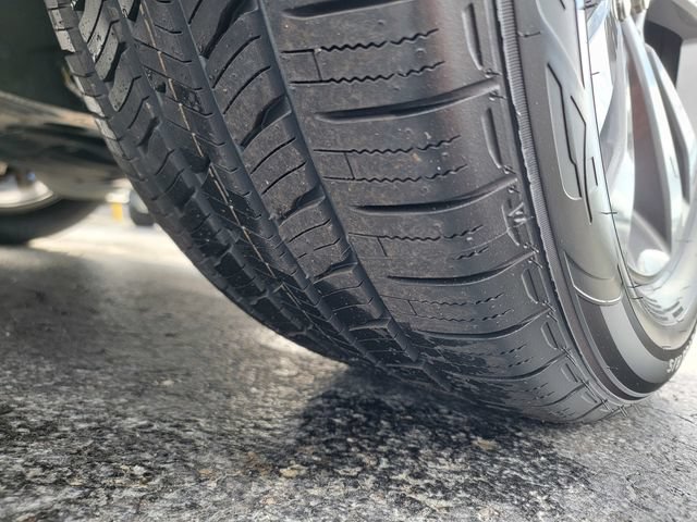 Certified 2023 Ford Explorer XLT w/ Equipment Group 202A AWD/4WD image 18