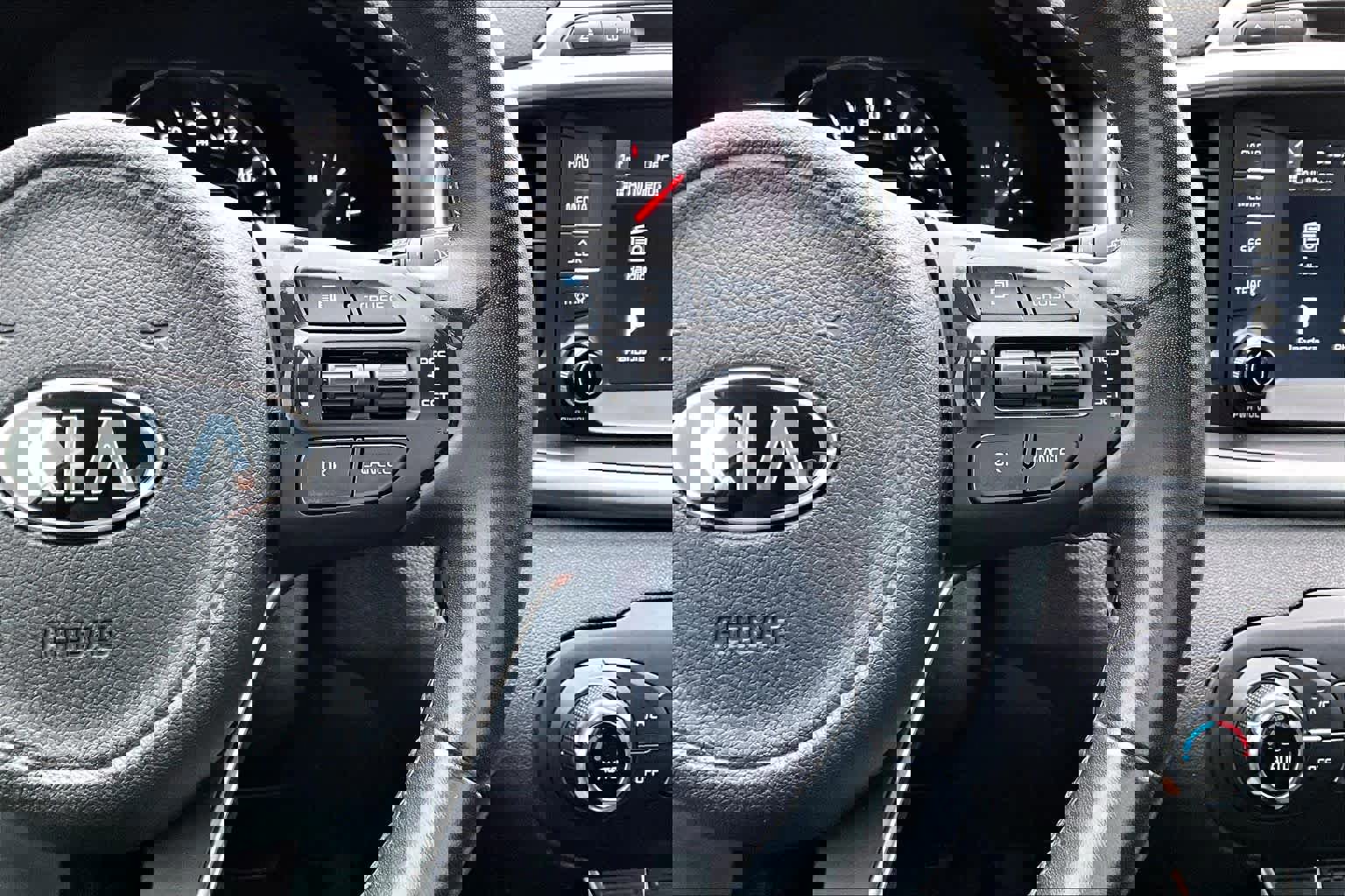 Used 2018 Kia Sorento EX image 25