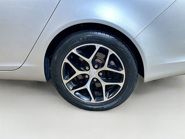 Used 2017 Buick Regal Sport Touring image 9