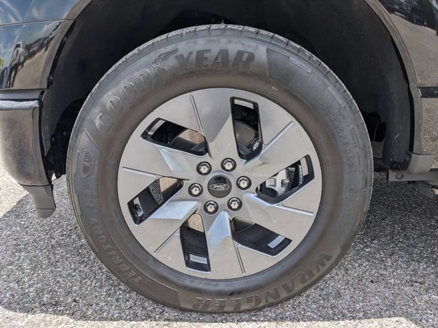 Certified 2025 Ford F150 Lightning XLT AWD/4WD image 10