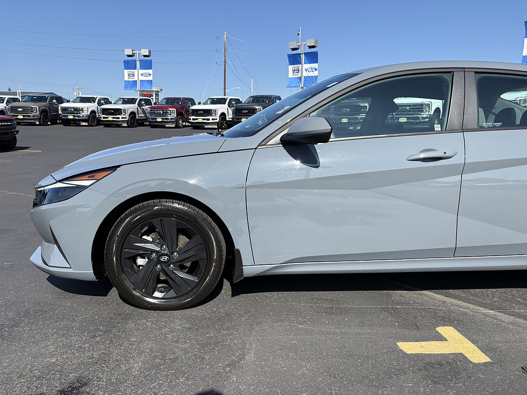 Used 2023 Hyundai Elantra Blue w/ Preferred Accessory Package FWD image 10