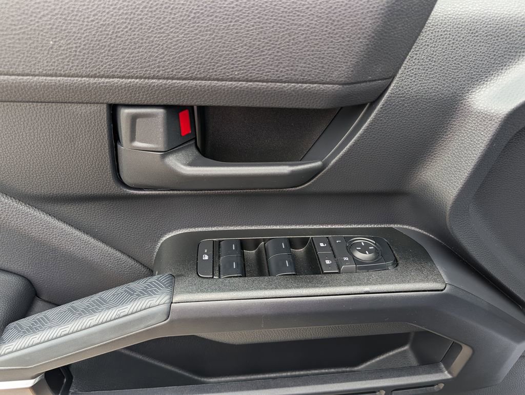 Used 2025 Toyota 4Runner SR5 AWD/4WD image 19