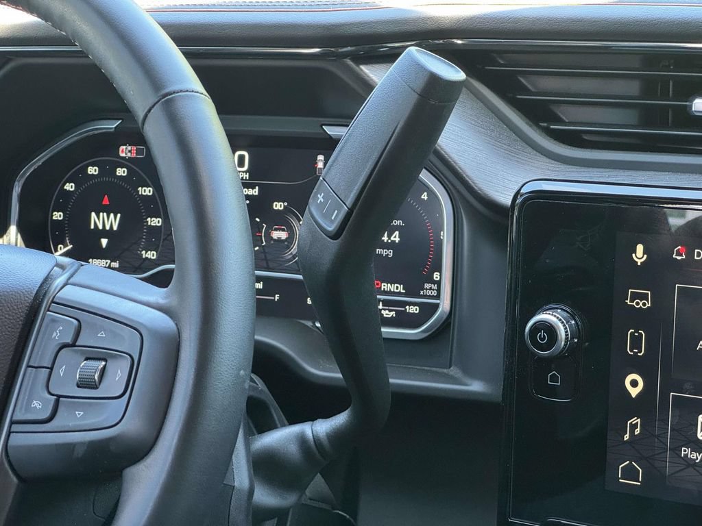 Used 2024 GMC Sierra 2500 AT4 w/ AT4 Premium Plus Package AWD/4WD image 6