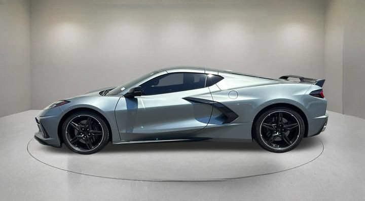 Used 2022 Chevrolet Corvette Stingray Premium Cpe w/ Z51 Performance Package RWD image 5