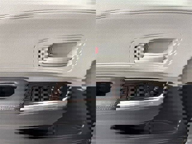 Used 2022 Toyota Sienna LE image 5