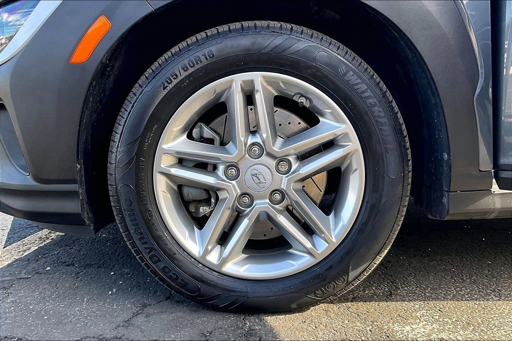 Used 2022 Hyundai Kona SE image 8