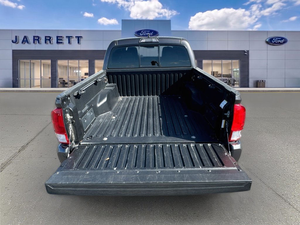 Used 2017 Toyota Tacoma SR RWD image 23