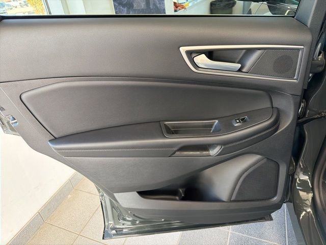 Certified 2024 Ford Edge SEL w/ Convenience Package AWD/4WD image 17