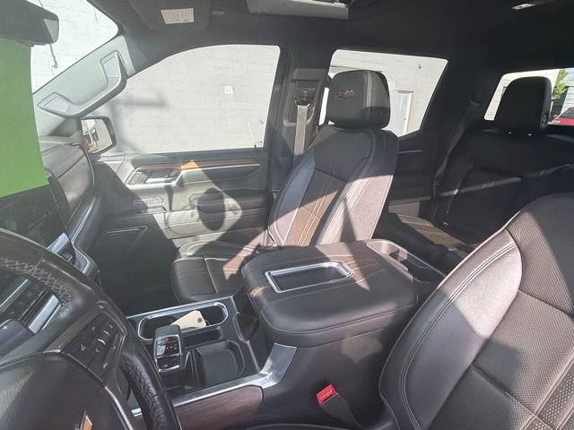 Used 2022 Chevrolet Silverado 1500 High Country w/ Technology Package AWD/4WD image 31