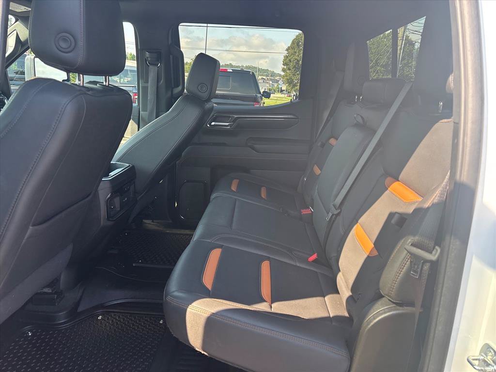 Used 2024 GMC Sierra 1500 AT4 w/ Technology Package AWD/4WD image 17