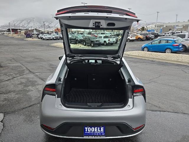 Used 2024 Toyota Prius LE image 39