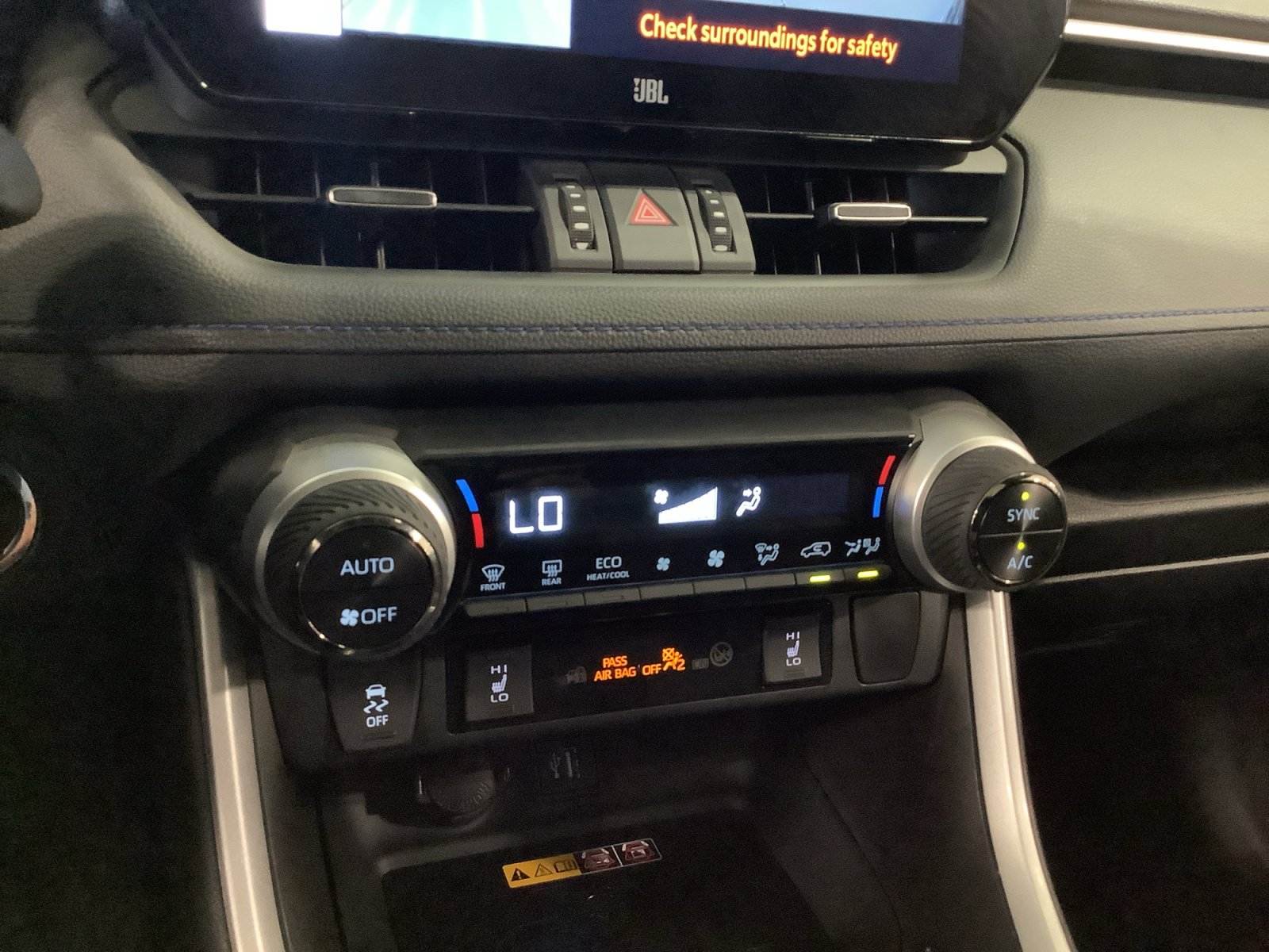 Used 2023 Toyota RAV4 XSE AWD/4WD image 17