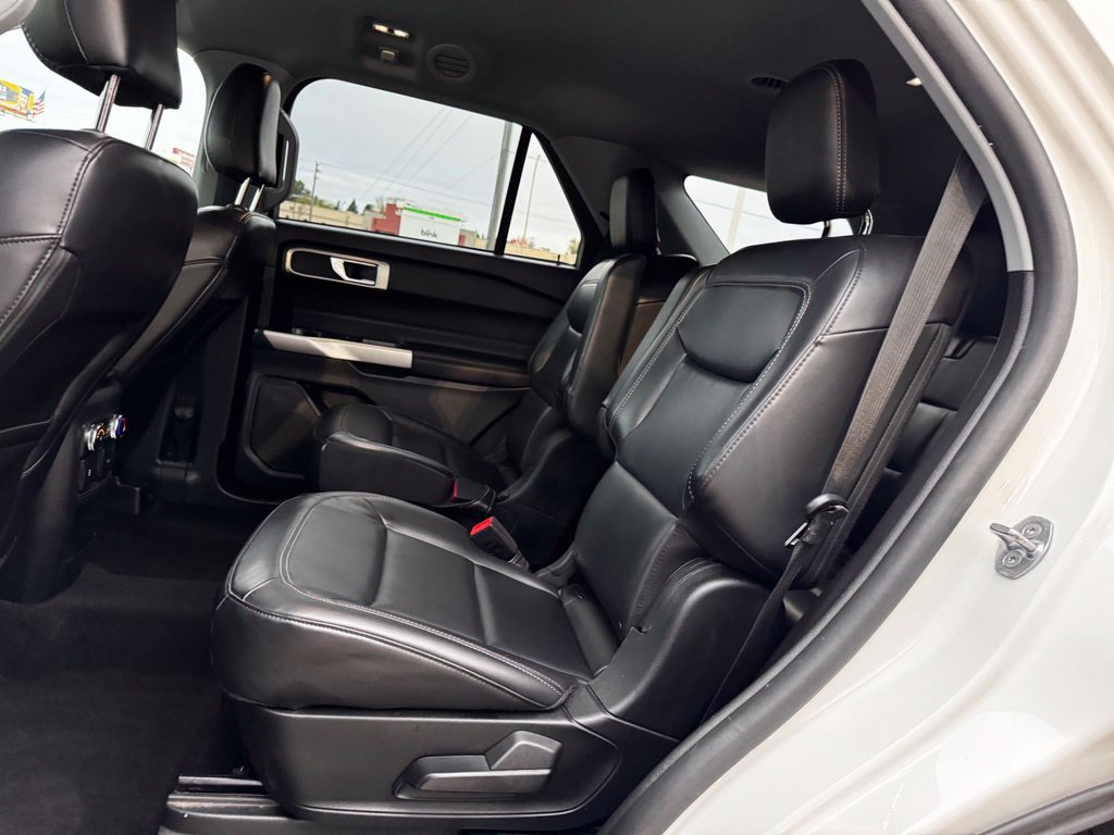 Certified 2021 Ford Explorer XLT w/ Equipment Group 202A AWD/4WD image 10