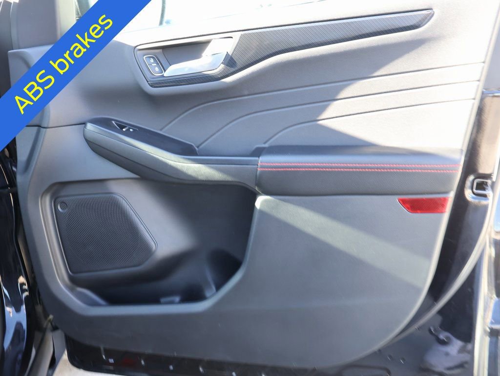Certified 2025 Ford Escape ST-Line image 9