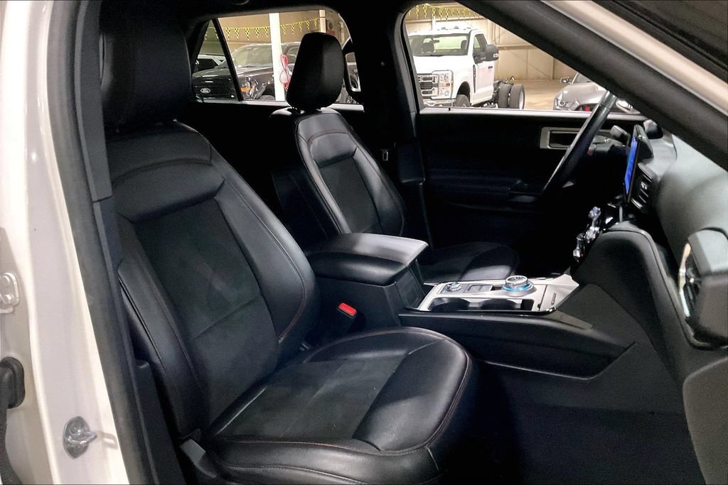 Certified 2023 Ford Explorer ST-Line AWD/4WD image 7