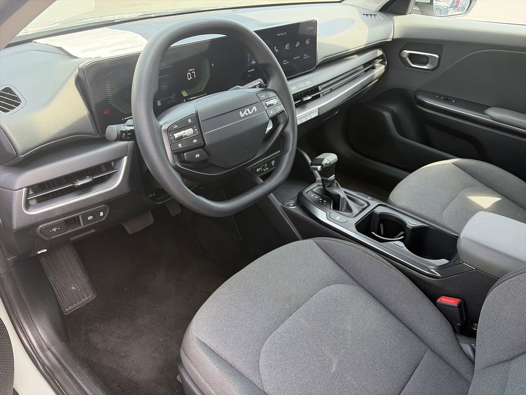 Used 2025 Kia K4 FWD image 11