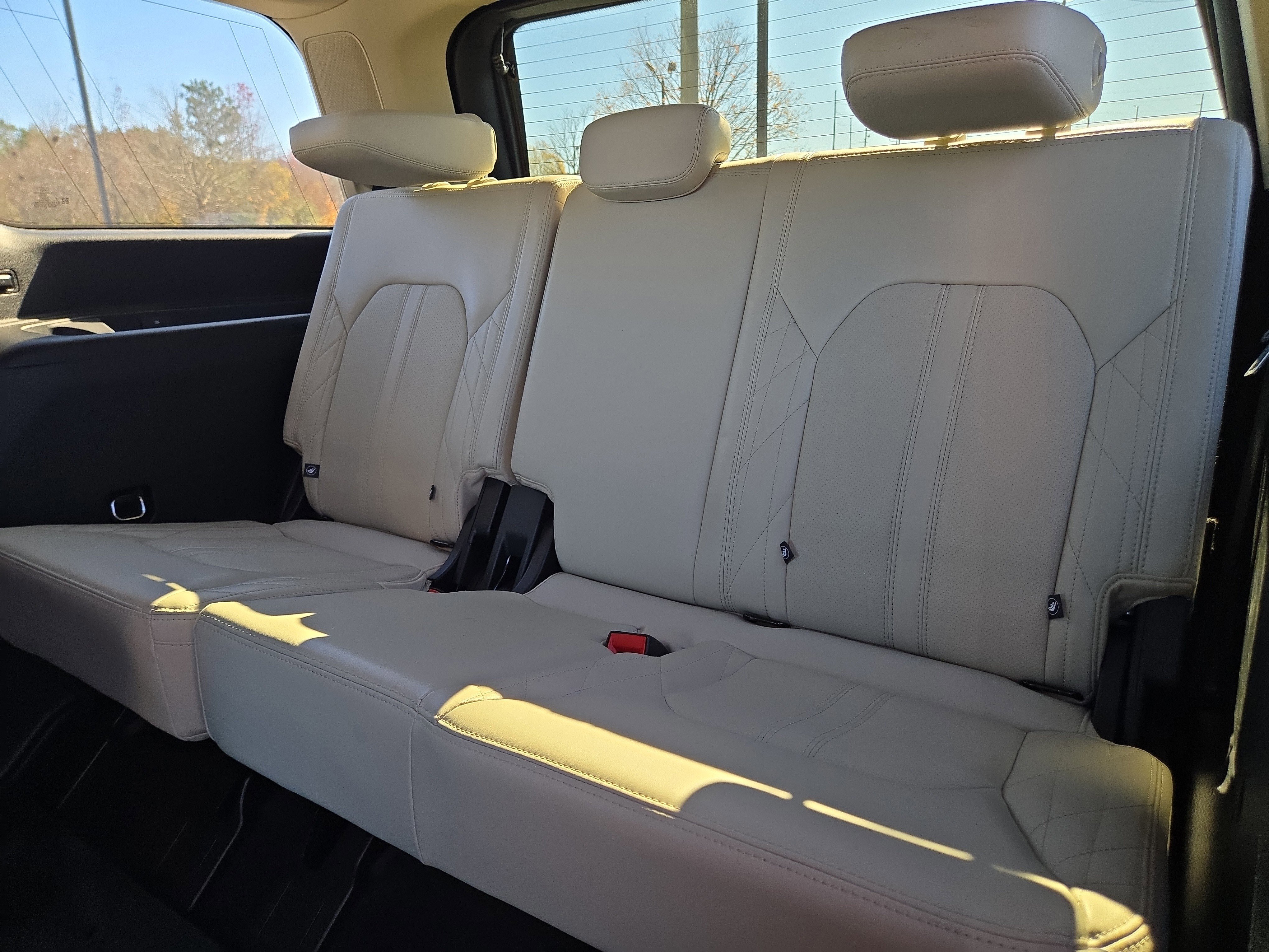 Certified 2020 Ford Expedition Platinum image 15