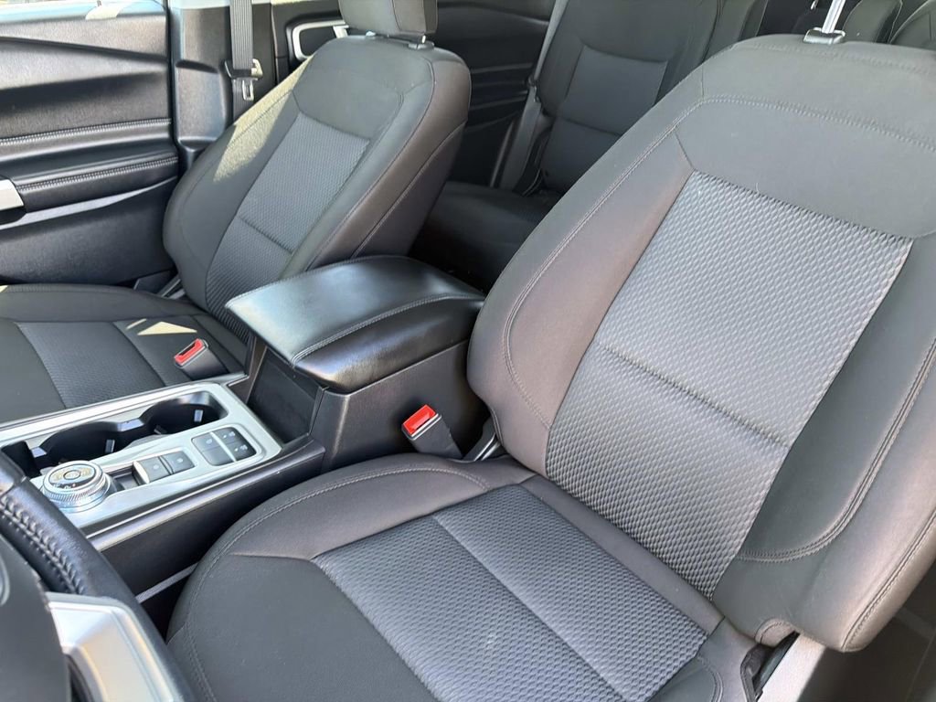 Certified 2022 Ford Explorer XLT RWD image 18