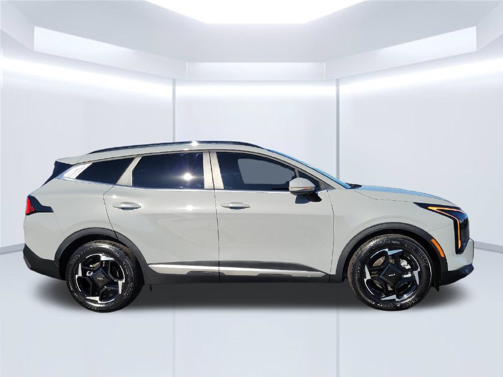 Used 2026 Kia Sportage EX w/ EX Panorama Roof Package FWD image 4