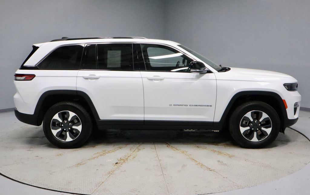 Used 2025 Jeep Grand Cherokee Limited 4xe AWD/4WD image 7