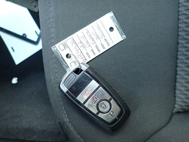 Certified 2022 Ford Explorer XLT image 30