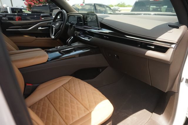 Used 2024 Cadillac Escalade ESV Premium Luxury w/ Performance Package AWD/4WD image 20