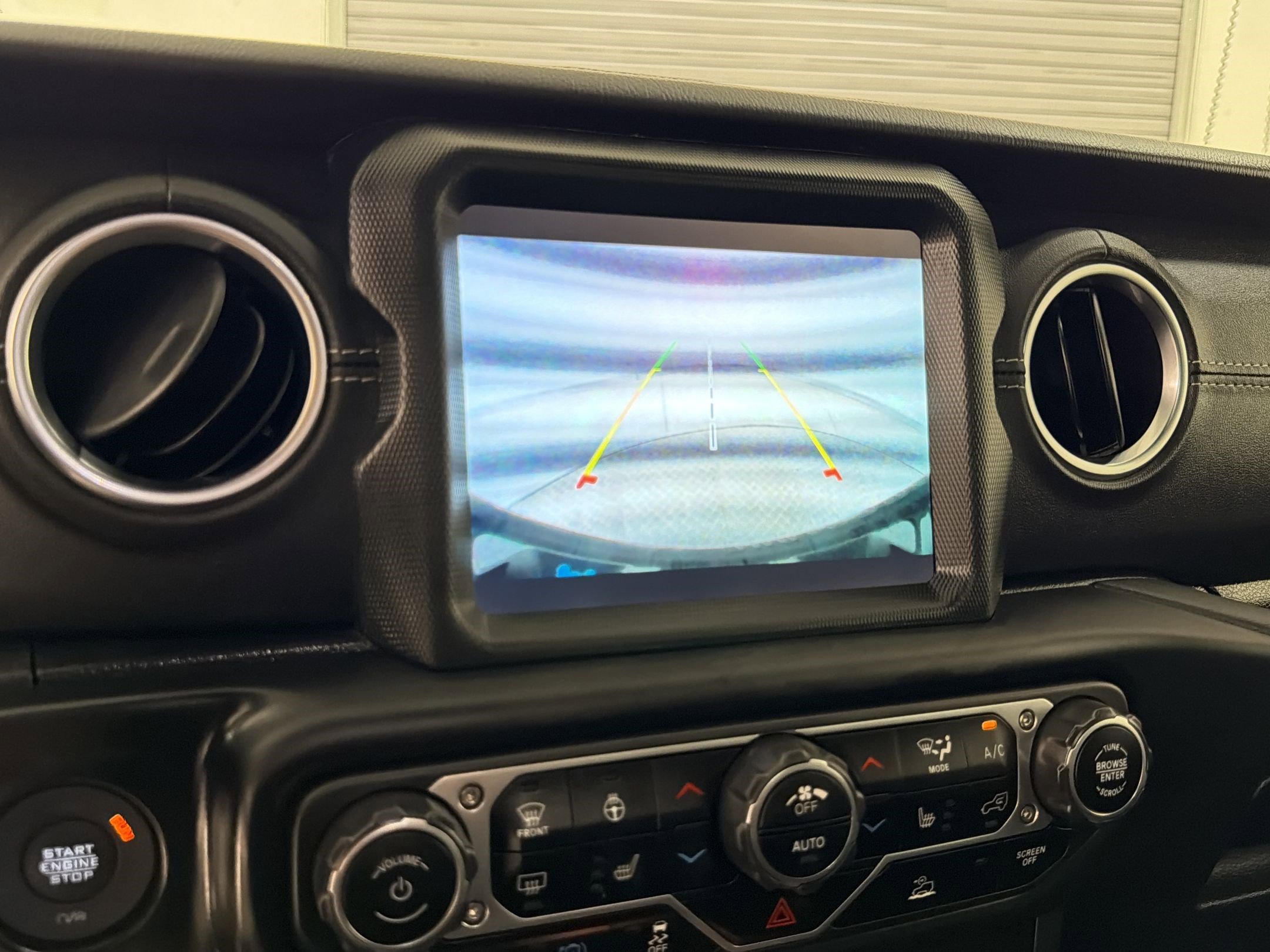 Used 2023 Jeep Wrangler Unlimited Sahara w/ Cold Weather Group AWD/4WD image 24