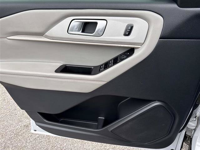 Certified 2026 Ford Explorer Active w/ Active Comfort Package RWD image 13