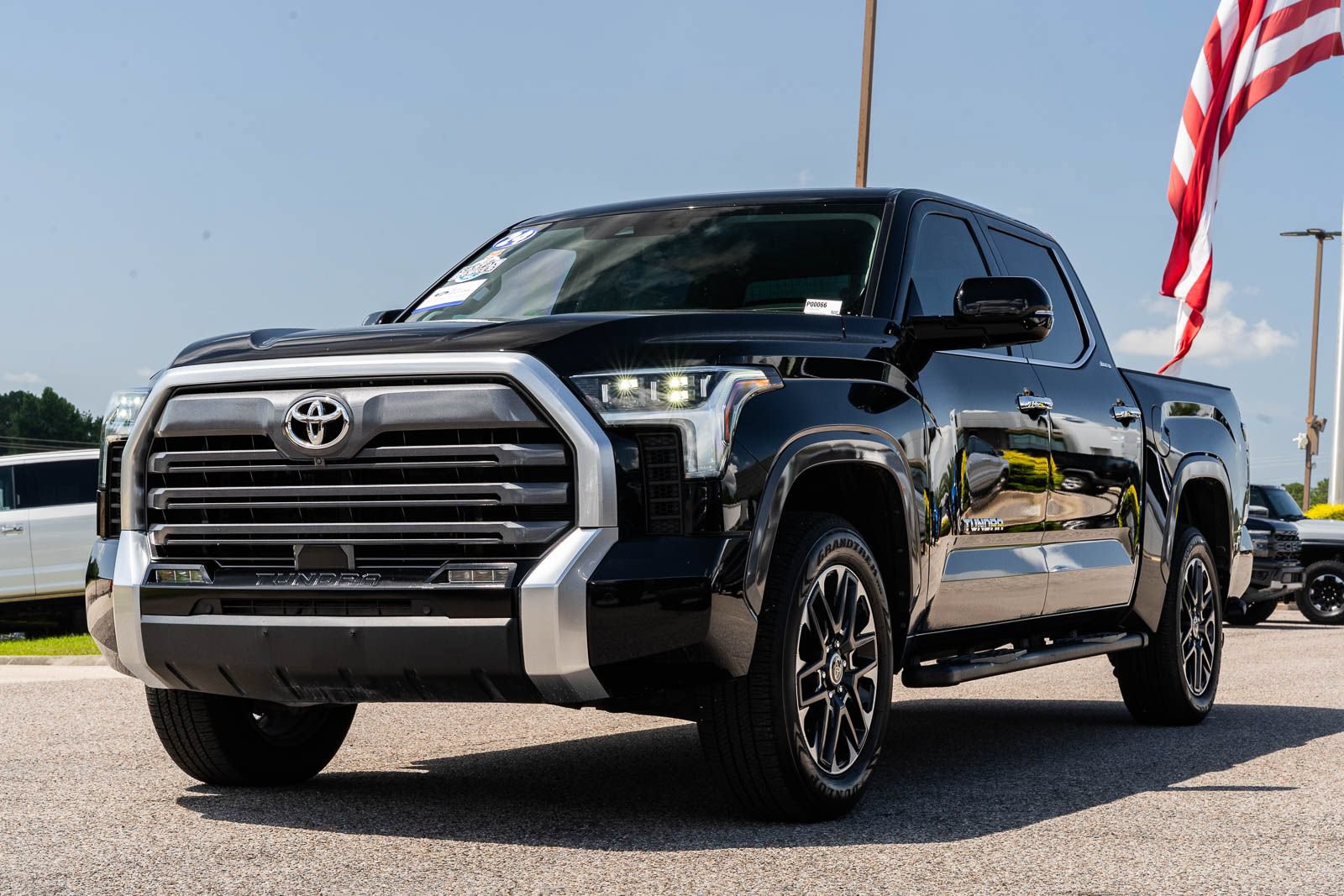 Used 2024 Toyota Tundra Limited AWD/4WD image 3
